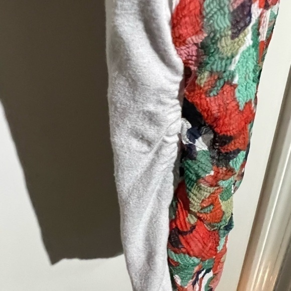 Tatuum Colorful Font Sleeveless Top - Picture 7 of 8